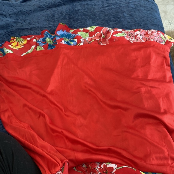 Jessica Simpson beautiful red flowered dress red backgroud with vibrant flowers - Picture 4 of 4